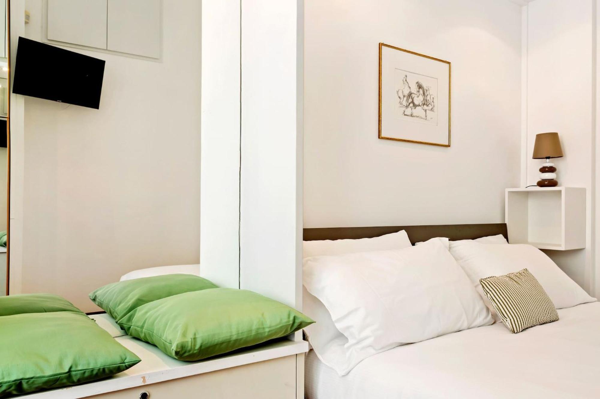 Lovely Apartments In The Hearth Of Brera By Rentopolis Milano Exteriör bild
