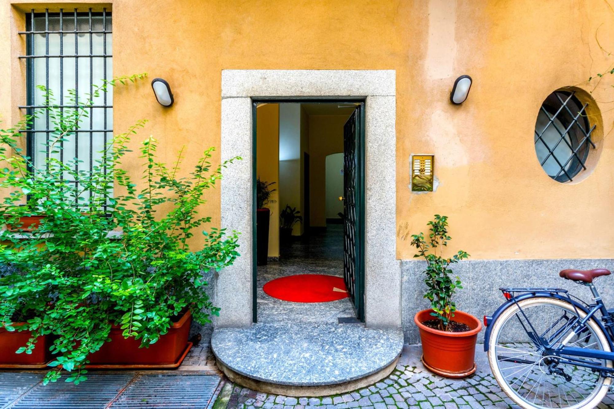 Lovely Apartments In The Hearth Of Brera By Rentopolis Milano Exteriör bild
