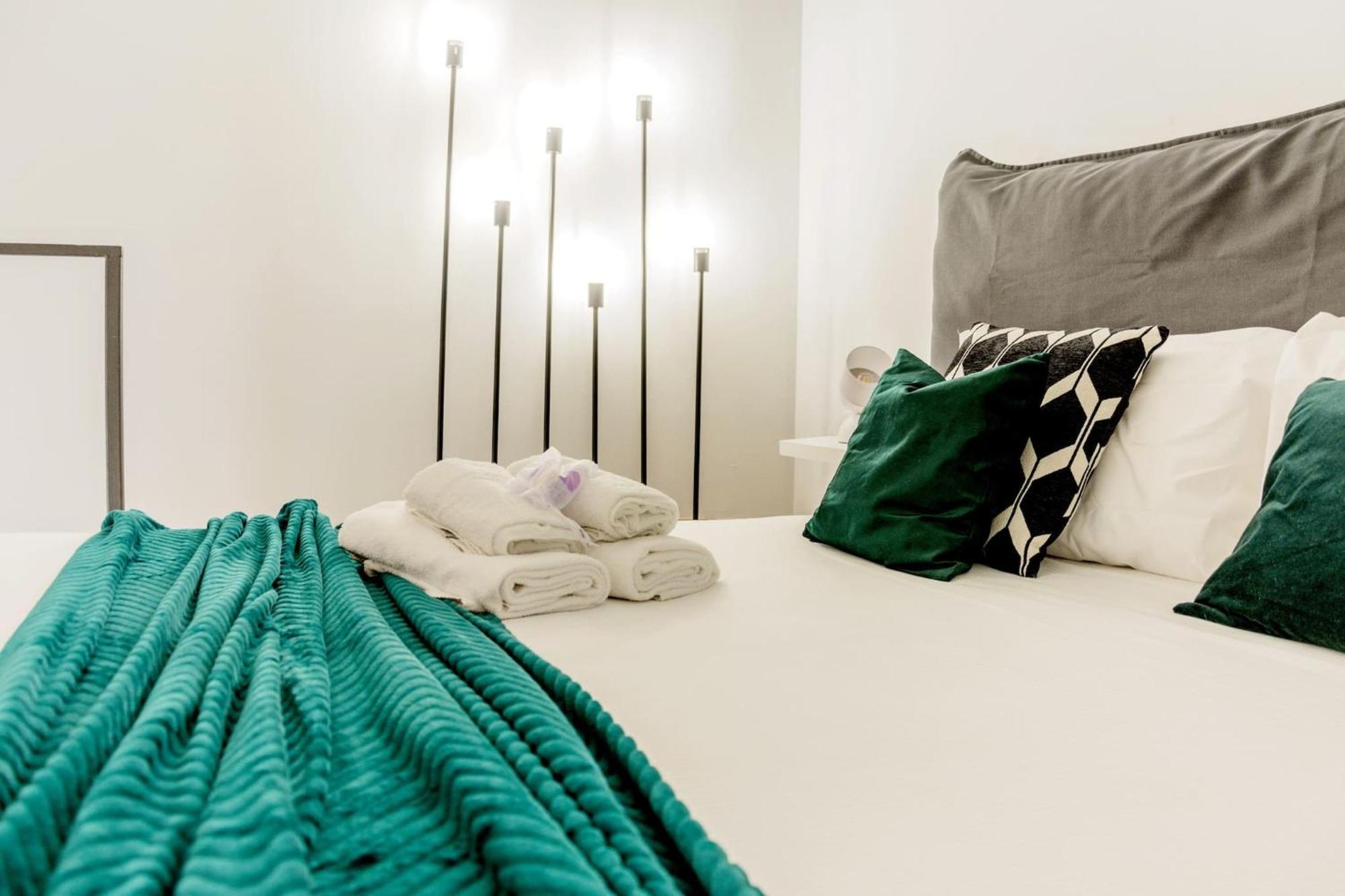 Lovely Apartments In The Hearth Of Brera By Rentopolis Milano Exteriör bild